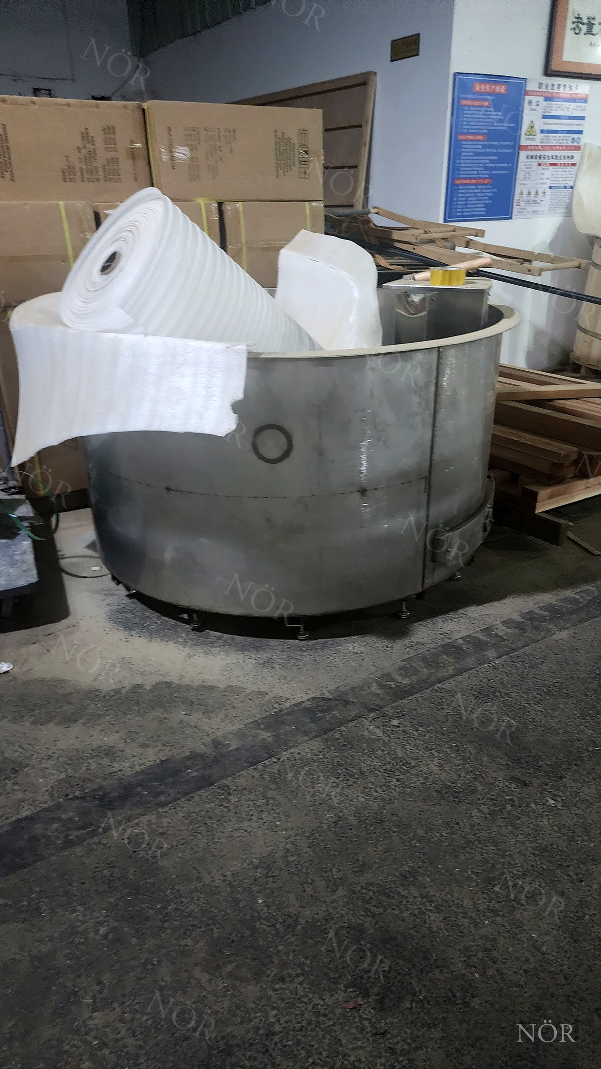 316L marine-grade stainless basin in the factory